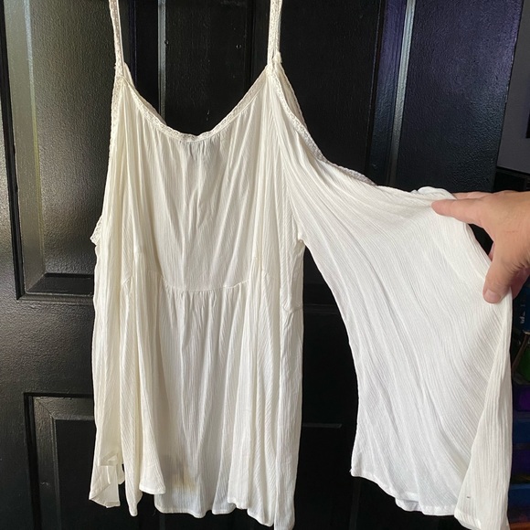 White cold shoulder blouse - Picture 4 of 8